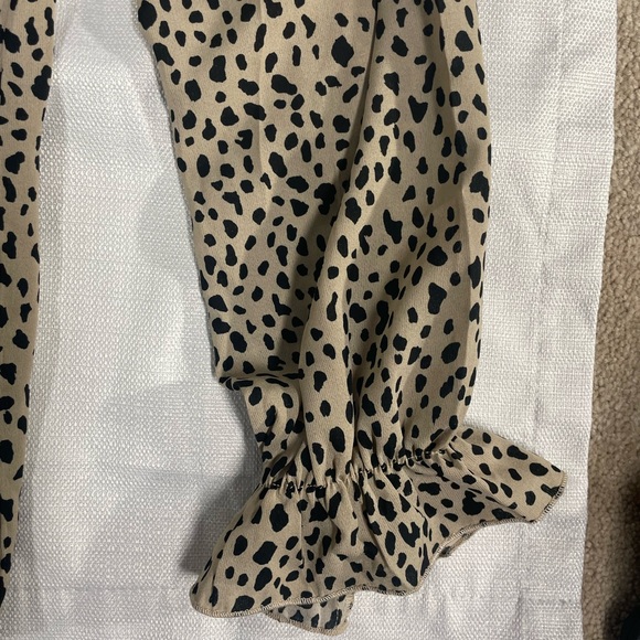Ruffle Leopard V-neck Long Sleeve blouse, size XL - Picture 3 of 3